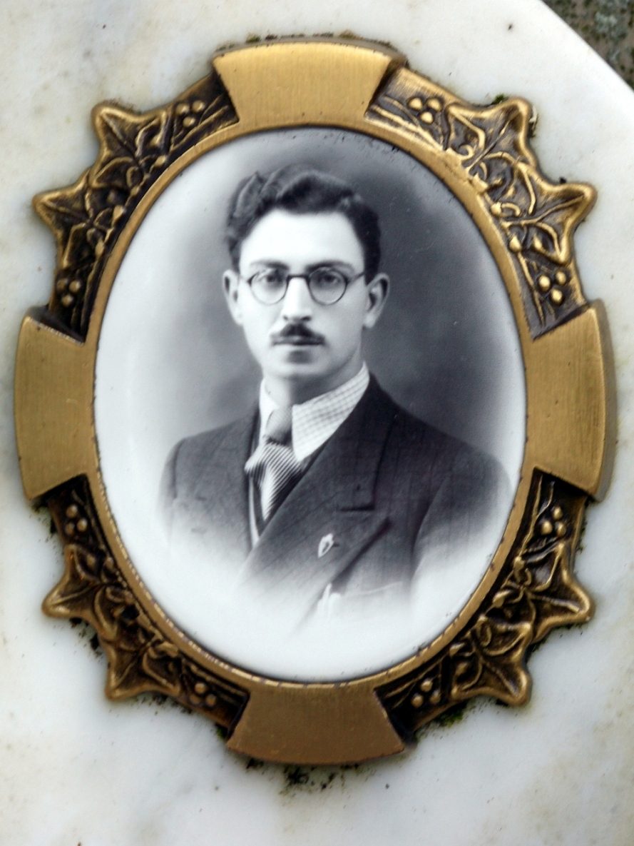 Leopoldo Faretra foto su tomba.JPG